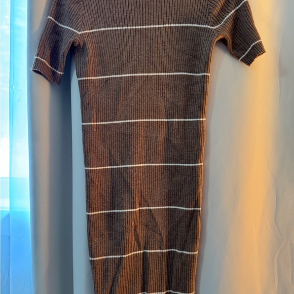 Ada Casey Ribbed Knit Dress - Picture 3 of 3